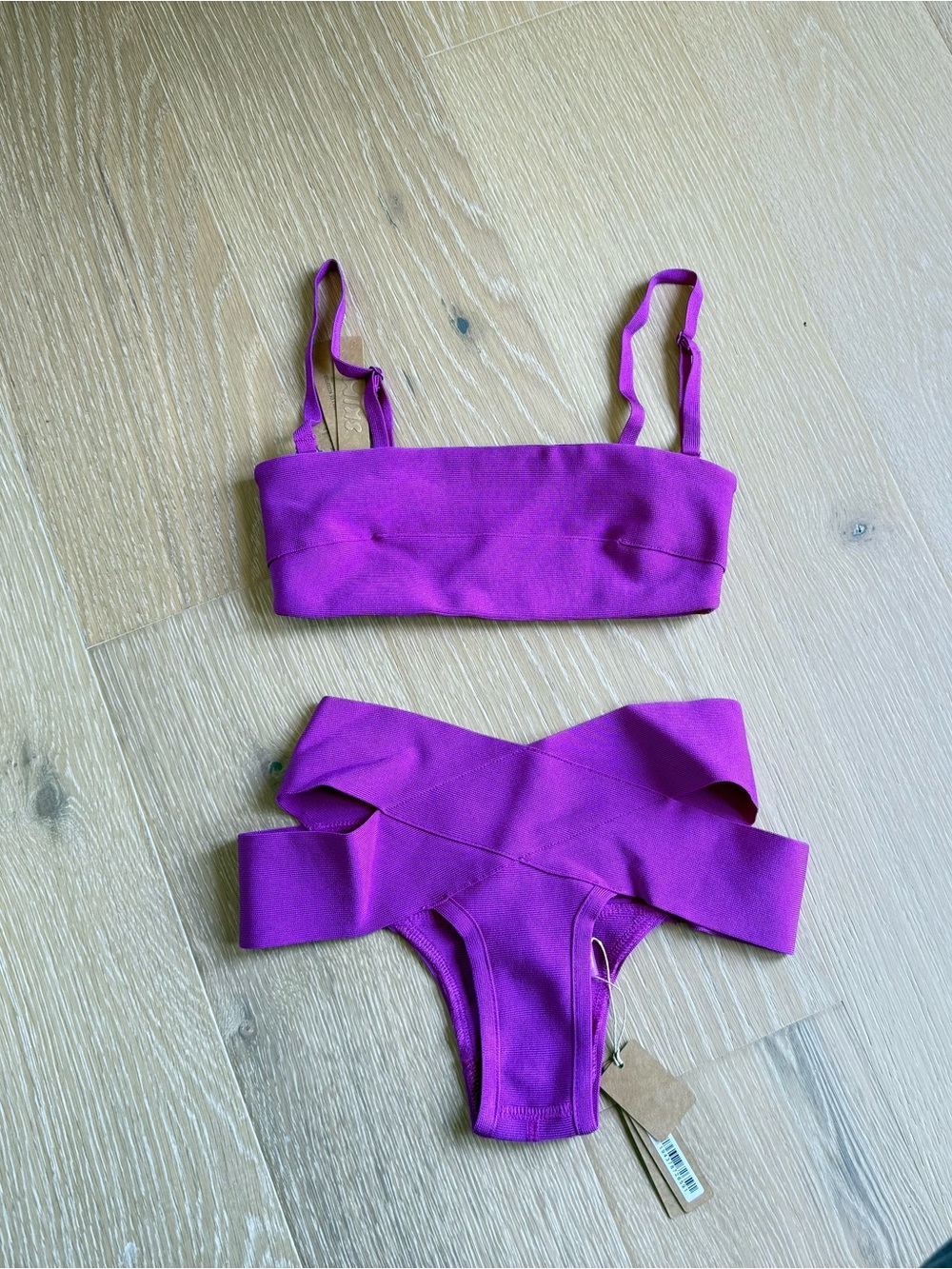 Skims KNIT BANDEAU BIKINI SET
Skims KNIT STRAPPY BIKINI BOTTOM
 XXS. Lollipop